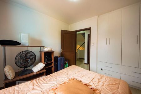 Casa de condomínio à venda com 200m², 3 quartos e 2 vagasquarto 1