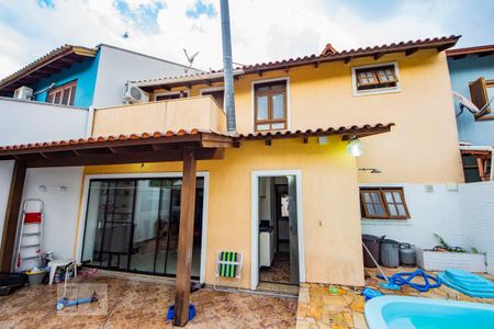 Casa de condomínio à venda com 200m², 3 quartos e 2 vagasFundos com  Piscina