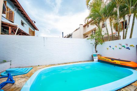 Casa de condomínio à venda com 200m², 3 quartos e 2 vagasFundos com  Piscina
