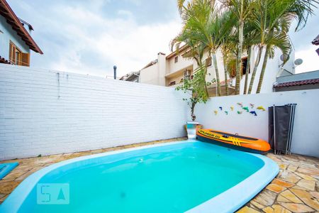 Casa de condomínio à venda com 200m², 3 quartos e 2 vagasFundos com  Piscina