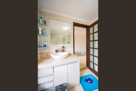 Casa de condomínio à venda com 200m², 3 quartos e 2 vagasBanheiro 4