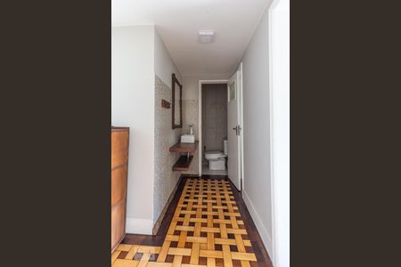 Apartamento à venda com 115m², 2 quartos e sem vaga Apartamento à venda com 115m², 2 quartos e sem vagaCorredor Lavabo e Cozinha