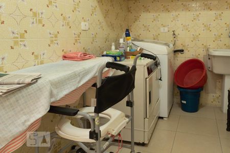 Casa à venda com 200m², 4 quartos e 4 vagas Casa à venda com 200m², 4 quartos e 4 vagasÁrea de Serviço