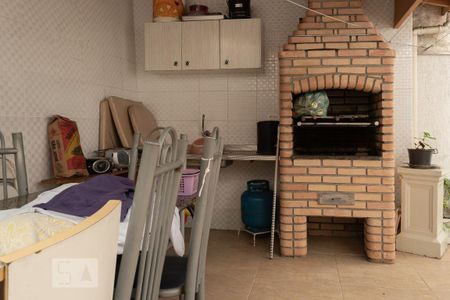 Casa à venda com 200m², 4 quartos e 4 vagas Casa à venda com 200m², 4 quartos e 4 vagasÁrea comum - Churrasqueira