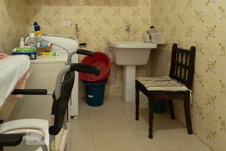 Casa à venda com 200m², 4 quartos e 4 vagas Casa à venda com 200m², 4 quartos e 4 vagasÁrea de Serviço