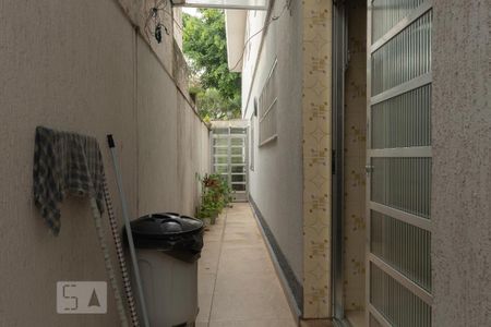 Casa à venda com 200m², 4 quartos e 4 vagas Casa à venda com 200m², 4 quartos e 4 vagasCorredor