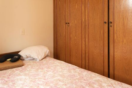 Casa à venda com 200m², 4 quartos e 4 vagas Casa à venda com 200m², 4 quartos e 4 vagasQuarto 1