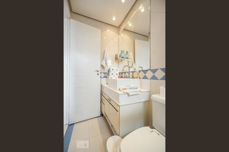 Apartamento à venda com 142m², 3 quartos e 3 vagas Apartamento à venda com 142m², 3 quartos e 3 vagasSuíte