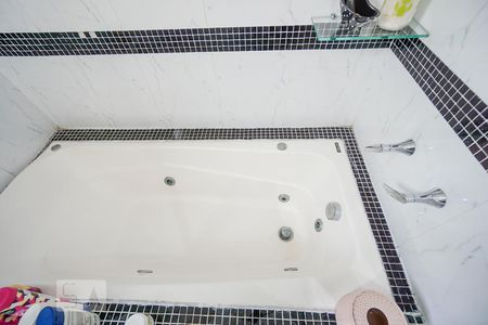 Apartamento à venda com 142m², 3 quartos e 3 vagas Apartamento à venda com 142m², 3 quartos e 3 vagasDetalhe banheiro suíte 01