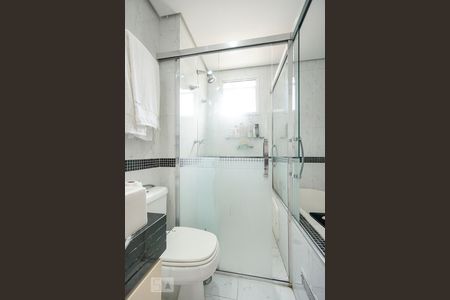 Apartamento à venda com 142m², 3 quartos e 3 vagas Apartamento à venda com 142m², 3 quartos e 3 vagasBanheiro suíte 01