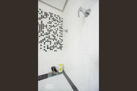 Apartamento à venda com 142m², 3 quartos e 3 vagas Apartamento à venda com 142m², 3 quartos e 3 vagasDetalhe banheiro suíte 01