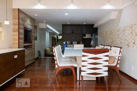 Casa à venda com 280m², 3 quartos e 1 vagaSala de jantar