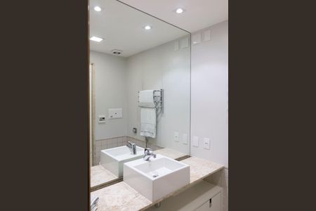 Casa à venda com 280m², 3 quartos e 1 vagaBanheiro 1 da suíte 2