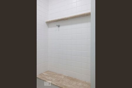 Casa à venda com 280m², 3 quartos e 1 vagaDucha compartilhada do banheiro 1 e 2 da suíte 2