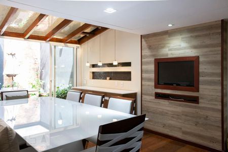 Casa à venda com 280m², 3 quartos e 1 vagaSala de jantar