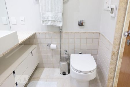 Casa à venda com 280m², 3 quartos e 1 vagaBanheiro 1 da suíte 2