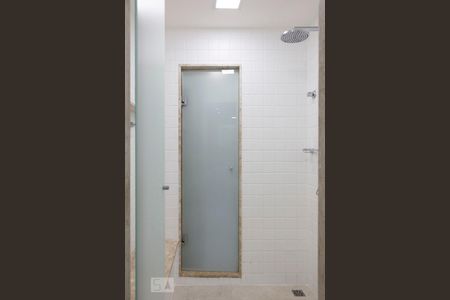 Casa à venda com 280m², 3 quartos e 1 vagaDucha compartilhada do banheiro 1 e 2 da suíte 2