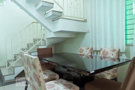 Casa à venda com 124m², 3 quartos e 4 vagas Casa à venda com 124m², 3 quartos e 4 vagasSala