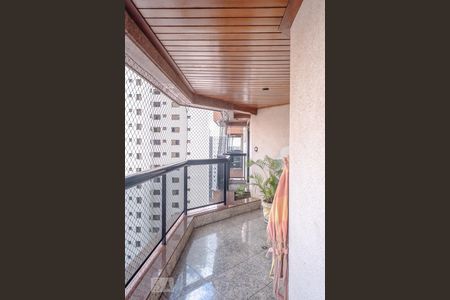 Apartamento à venda com 200m², 3 quartos e 3 vagas Apartamento à venda com 200m², 3 quartos e 3 vagasVaranda da Sala