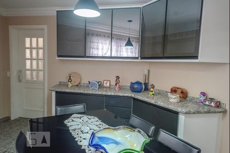 Apartamento à venda com 200m², 3 quartos e 3 vagas Apartamento à venda com 200m², 3 quartos e 3 vagasSala de almoço