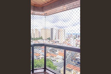 Apartamento à venda com 200m², 3 quartos e 3 vagas Apartamento à venda com 200m², 3 quartos e 3 vagasVaranda da Suíte 2