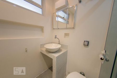 Banheiro de apartamento para alugar com 1 quarto, 37m² em Jardim Paulista, São Paulo