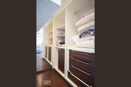 Apartamento para alugar com 61m², 1 quarto e 2 vagas Apartamento para alugar com 61m², 1 quarto e 2 vagasArmário da suíte