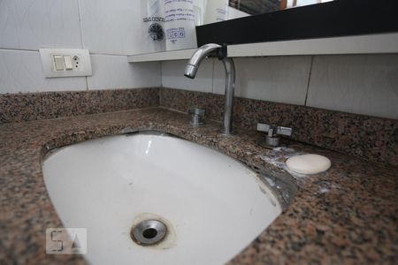 Apartamento à venda com 800m², 5 quartos e 7 vagasBanheiro da Suíte 2 - Torneira
