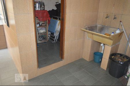 Casa à venda com 240m², 2 quartos e 2 vagasÁrea de Serviço