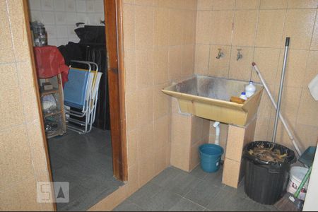 Casa à venda com 240m², 2 quartos e 2 vagasÁrea de Serviço