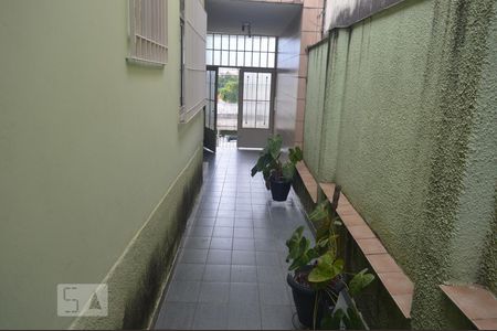 Casa à venda com 240m², 2 quartos e 2 vagasQuintal vista para a entrada