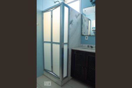 Apartamento à venda com 105m², 2 quartos e 2 vagas Apartamento à venda com 105m², 2 quartos e 2 vagasBanheiro da Suíte