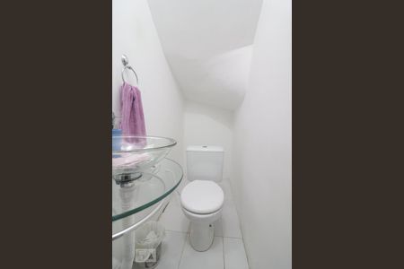 Casa à venda com 127m², 3 quartos e 4 vagas Casa à venda com 127m², 3 quartos e 4 vagasLavabo