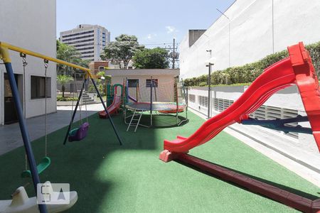 Apartamento à venda com 140m², 4 quartos e 2 vagas Apartamento à venda com 140m², 4 quartos e 2 vagasPlayground