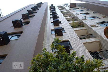 Apartamento à venda com 60m², 2 quartos e 1 vagaFachada