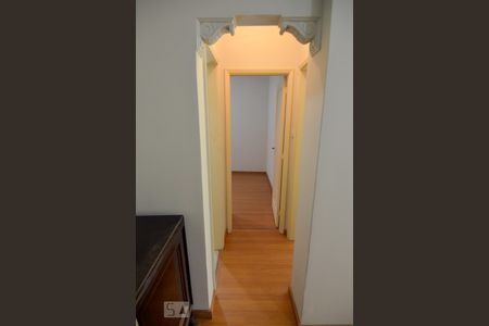 Corredor de apartamento para alugar com 2 quartos, 70m² em Catete, Rio de Janeiro