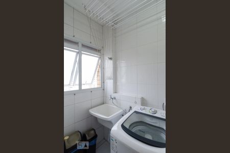 Apartamento à venda com 84m², 3 quartos e 2 vagas Apartamento à venda com 84m², 3 quartos e 2 vagasÁrea de serviço