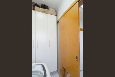 Apartamento à venda com 84m², 3 quartos e 2 vagas Apartamento à venda com 84m², 3 quartos e 2 vagasÁrea de serviço