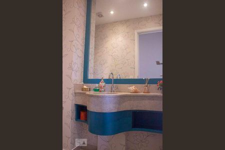 Apartamento à venda com 242m², 3 quartos e 4 vagas Apartamento à venda com 242m², 3 quartos e 4 vagasLavabo