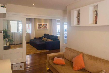 Apartamento à venda com 242m², 3 quartos e 4 vagas Apartamento à venda com 242m², 3 quartos e 4 vagasSala de TV