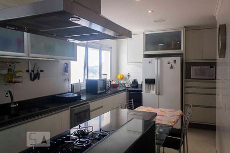 Apartamento à venda com 242m², 3 quartos e 4 vagas Apartamento à venda com 242m², 3 quartos e 4 vagasCozinha