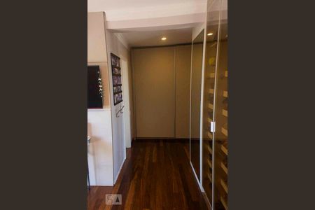 Apartamento à venda com 242m², 3 quartos e 4 vagas Apartamento à venda com 242m², 3 quartos e 4 vagasSuíte 2