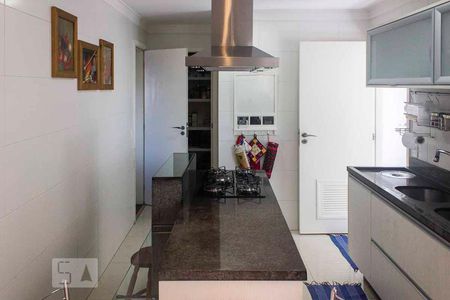 Apartamento à venda com 242m², 3 quartos e 4 vagas Apartamento à venda com 242m², 3 quartos e 4 vagasCozinha