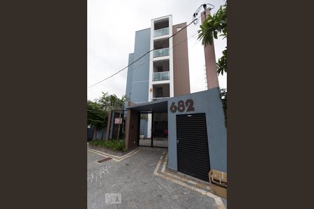 Apartamento para alugar com 45m², 2 quartos e 1 vaga Apartamento para alugar com 45m², 2 quartos e 1 vagaFachada