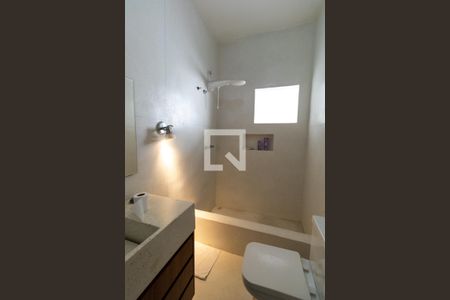 Casa à venda com 300m², 4 quartos e 3 vagas Casa à venda com 300m², 4 quartos e 3 vagasBanheiro