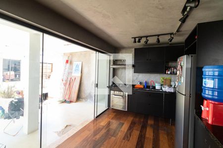 Casa à venda com 300m², 4 quartos e 3 vagas Casa à venda com 300m², 4 quartos e 3 vagasCoznha