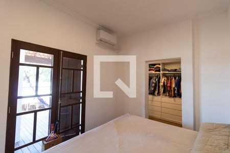 Casa à venda com 300m², 4 quartos e 3 vagas Casa à venda com 300m², 4 quartos e 3 vagasSuíte