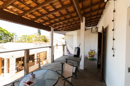 Casa à venda com 300m², 4 quartos e 3 vagas Casa à venda com 300m², 4 quartos e 3 vagasVaranda do Quarto 1 e da Suite