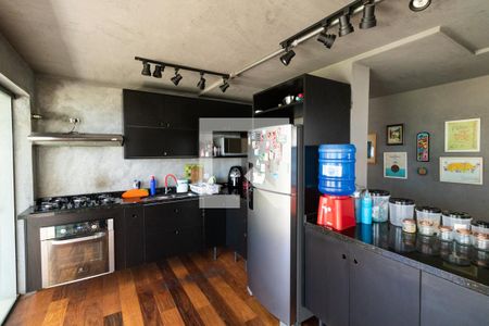 Casa à venda com 300m², 4 quartos e 3 vagas Casa à venda com 300m², 4 quartos e 3 vagasCoznha