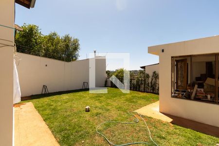 Casa à venda com 300m², 4 quartos e 3 vagas Casa à venda com 300m², 4 quartos e 3 vagasQuintal
